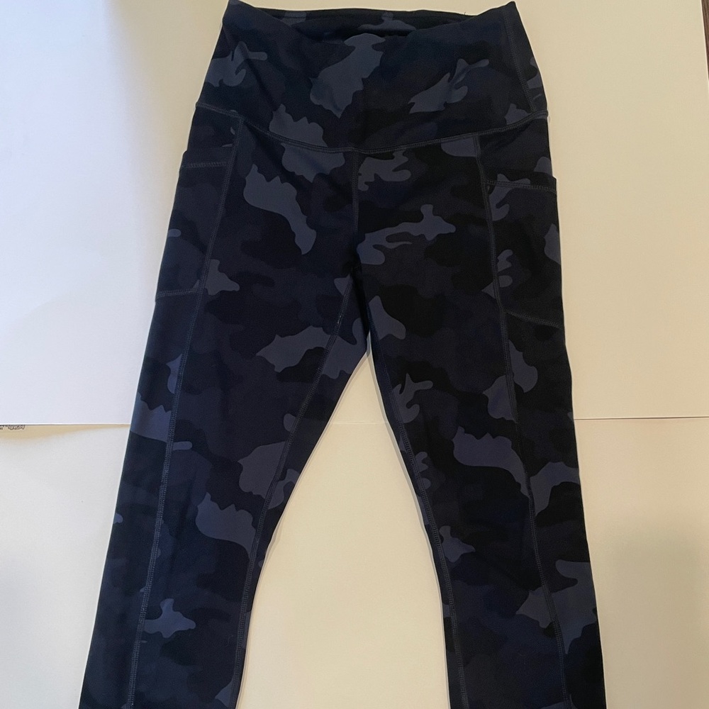 90 DEGREE BY REFLEX - BLUE CAMO CAPRI PANTS W/ POCKETS